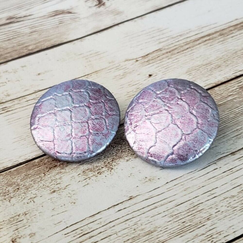 Vintage Clip On Earrings - Metallic Scales Design Circle 1.25"